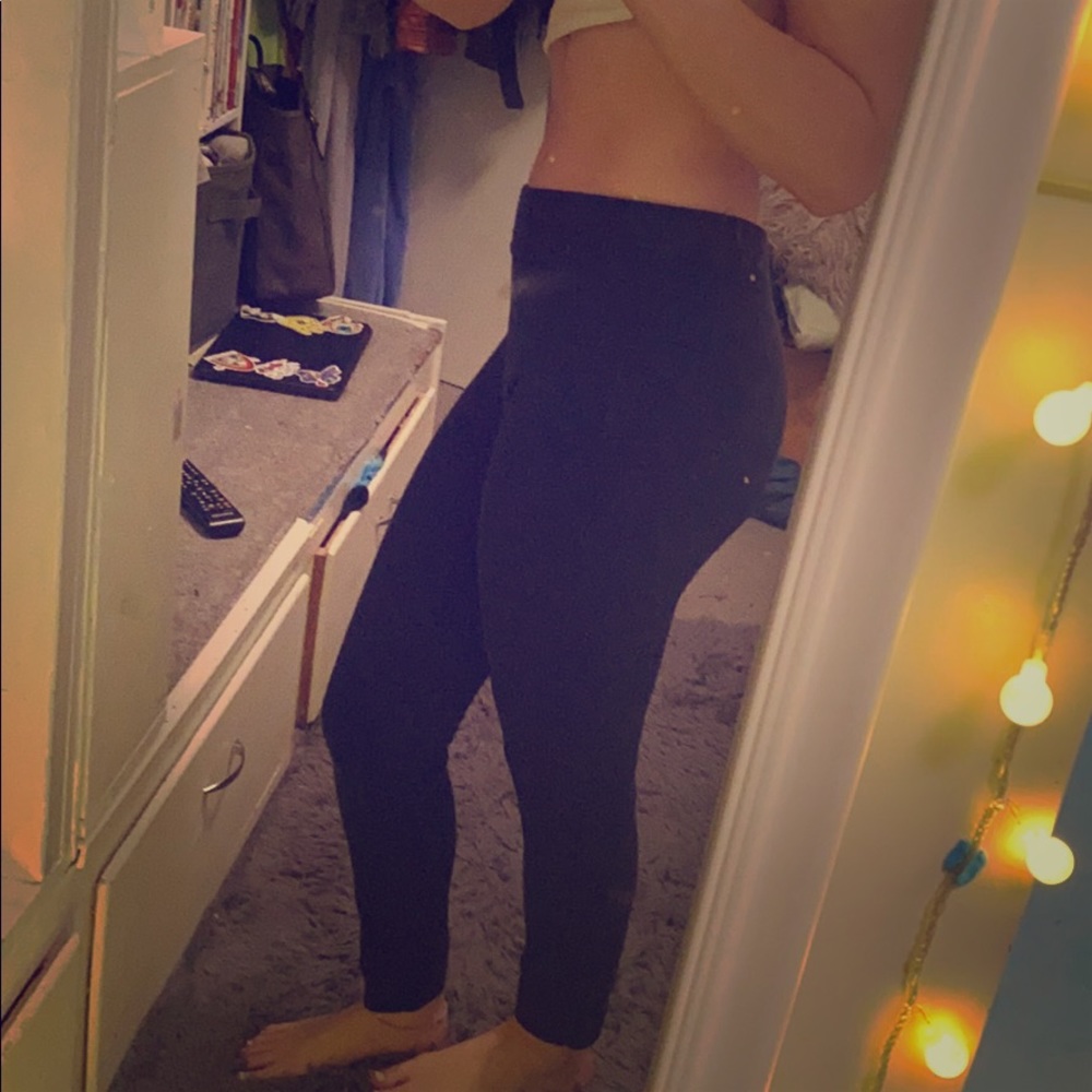 Black leggings